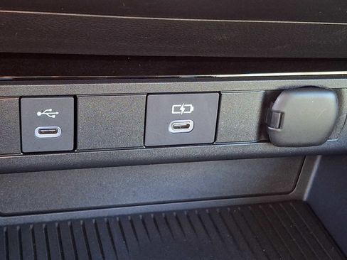 Used 2026 Toyota Prius Plug-In Hybrid w/ Limited Premium Package image 21