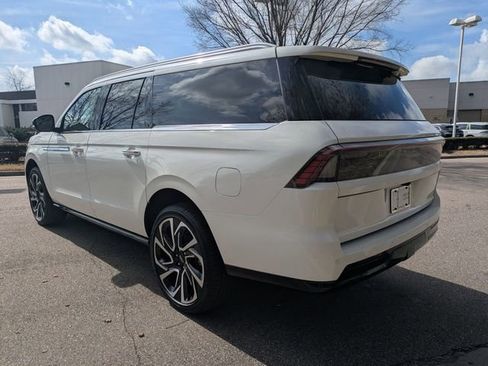 New 2026 Lincoln Navigator L Reserve AWD/4WD image 10