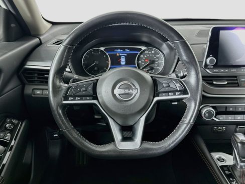 Used 2024 Nissan Altima 2.5 SR FWD image 17