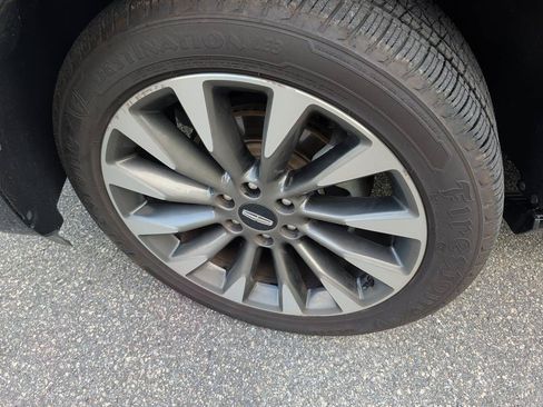 Used 2021 Lincoln Navigator Reserve AWD/4WD image 7