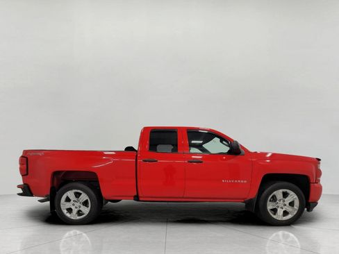Used 2017 Chevrolet Silverado 1500 Custom w/ Custom Convenience Package AWD/4WD image 11