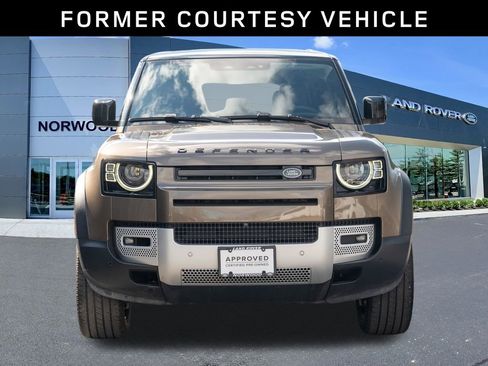 Used 2025 Land Rover Defender 110 S image 2