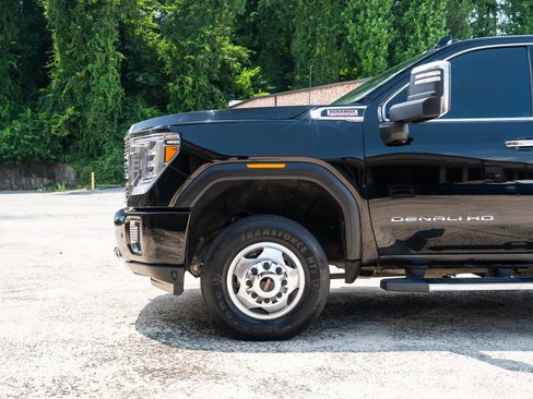 Used 2020 GMC Sierra 3500 Denali w/ Denali Ultimate Package AWD/4WD image 3