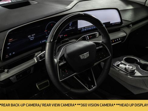 Used 2025 Cadillac Optiq Luxury 2 w/ LPO, Floor Liner Package AWD/4WD image 5