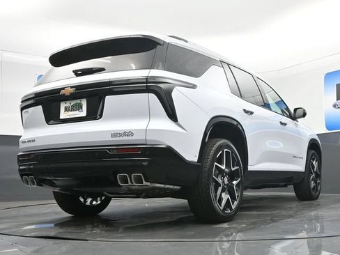 New 2026 Chevrolet Traverse High Country w/ LPO, Floor Liner Package FWD image 23
