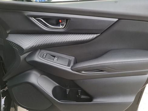 Used 2024 Subaru Ascent Premium w/ Convenience Package image 6