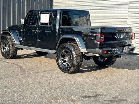 Used 2020 Jeep Gladiator Overland image 8