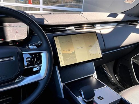 New 2026 Land Rover Range Rover Long Wheelbase SE image 7