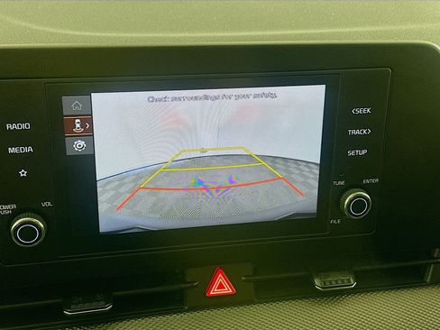 Used 2025 Kia Sportage LX FWD image 21