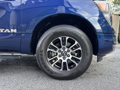 Used 2024 Nissan Titan SV RWD image 12