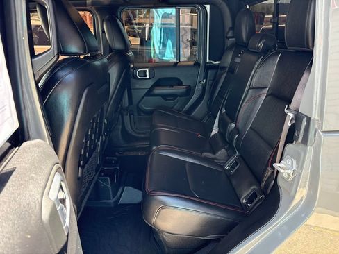 Used 2020 Jeep Gladiator Rubicon AWD/4WD image 16