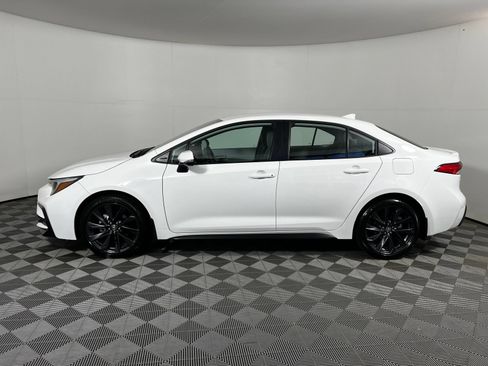Used 2026 Toyota Corolla SE FWD image 8
