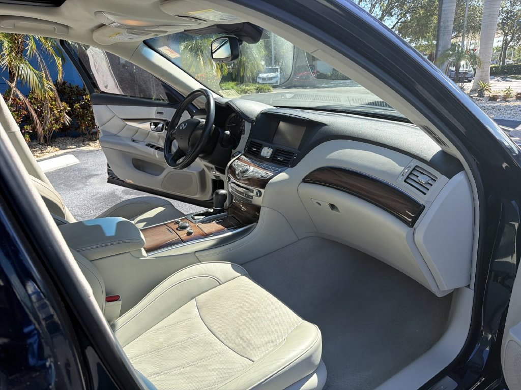 Used 2015 INFINITI Q70 L 3.7 w/ Deluxe Touring Package RWD image 33