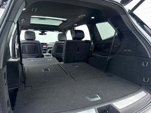 Used 2023 Cadillac XT6 Premium Luxury image 39