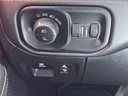Used 2022 RAM 1500 Limited w/ Off Road Group image 28