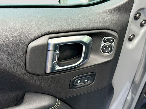 Used 2023 Jeep Wrangler Unlimited Sahara w/ Cold Weather Group AWD/4WD image 19