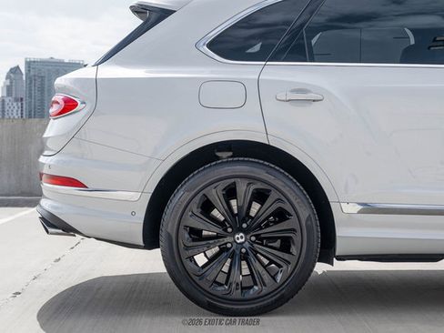 Used 2022 Bentley Bentayga image 10