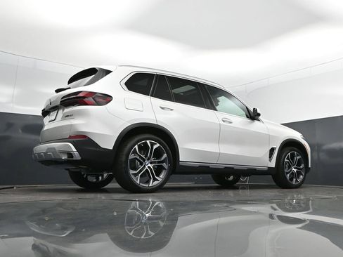 New 2026 BMW X5 sDrive40i RWD image 42