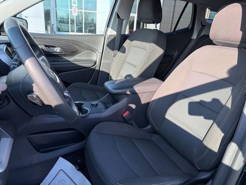 Used 2024 GMC Terrain SLE image 11
