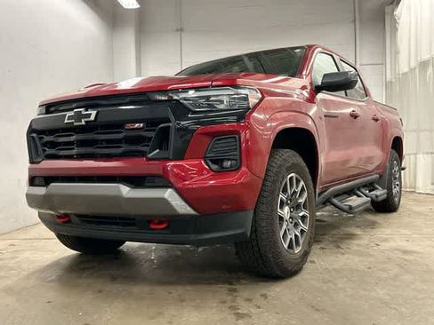 Used 2025 Chevrolet Colorado Z71 AWD/4WD image 29