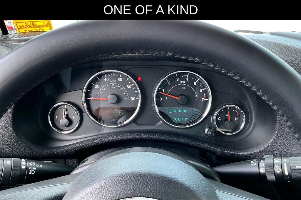 Used 2017 Jeep Wrangler Unlimited Rubicon w/ Connectivity Group AWD/4WD image 12