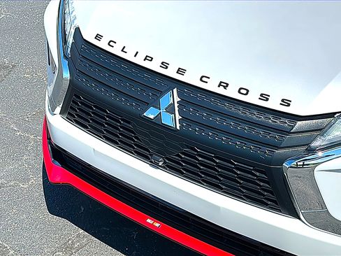 Used 2024 Mitsubishi Eclipse Cross LE image 12