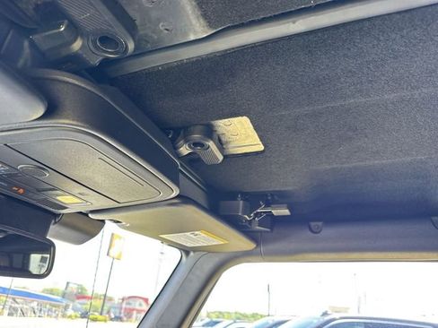 Used 2025 Ford Bronco Outer Banks AWD/4WD image 17