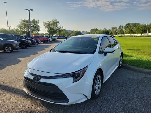 Used 2023 Toyota Corolla LE FWD image 28