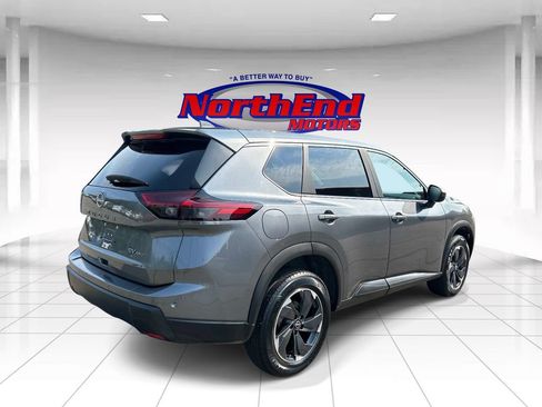 Used 2024 Nissan Rogue SV AWD/4WD image 3