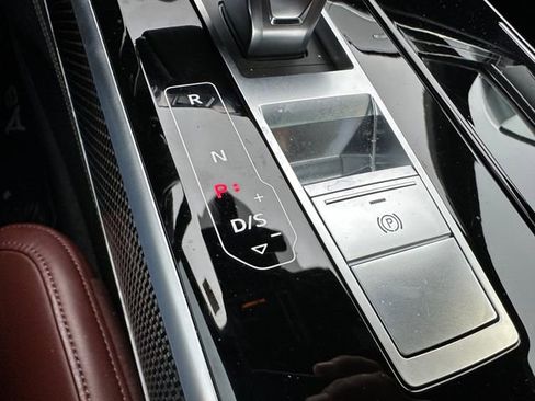 Used 2021 Audi S8 L AWD/4WD image 35