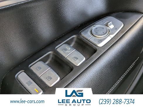 Used 2022 Genesis G70 2.0T image 17