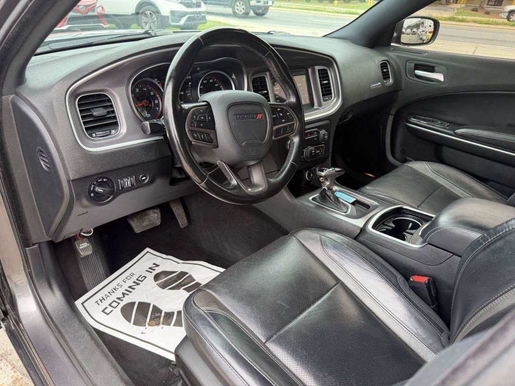 Used 2020 Dodge Charger SXT w/ Leather Interior Group RWD image 10