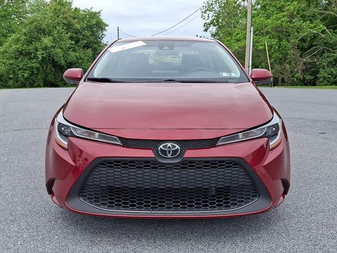 Certified 2022 Toyota Corolla LE w/ LE Convenience Package FWD image 2