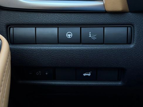 Used 2023 Nissan Rogue Platinum w/ Platinum Premium Package image 17