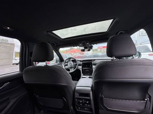 New 2025 Jeep Grand Cherokee Laredo X w/ Luxury Tech Group I AWD/4WD image 14