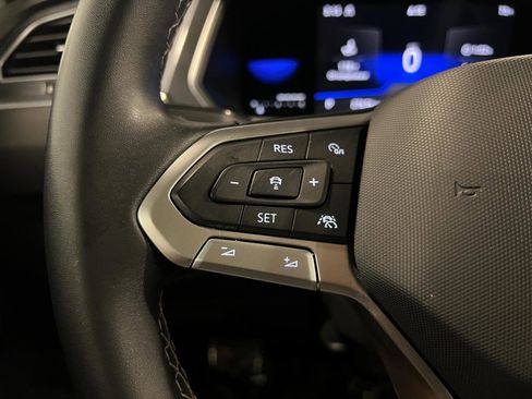 Used 2023 Volkswagen Tiguan SE image 13