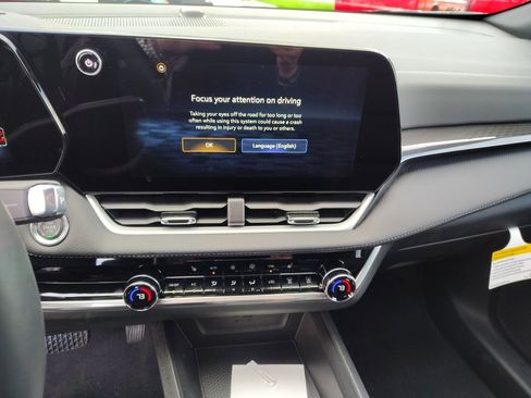 New 2026 Chevrolet Equinox LT w/ Convenience Package II image 16