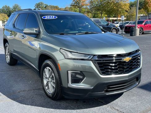 Used 2022 Chevrolet Traverse LT image 8