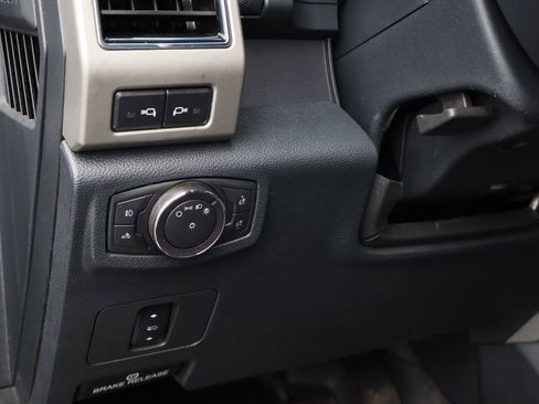 Used 2022 Ford F350 Lariat w/ Lariat Value Package image 12