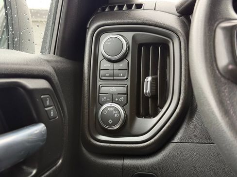 Used 2020 GMC Sierra 1500 4x4 Crew Cab w/ Sierra Value Package image 21