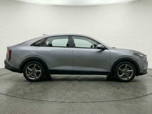 Used 2025 Kia K4 LXS image 11