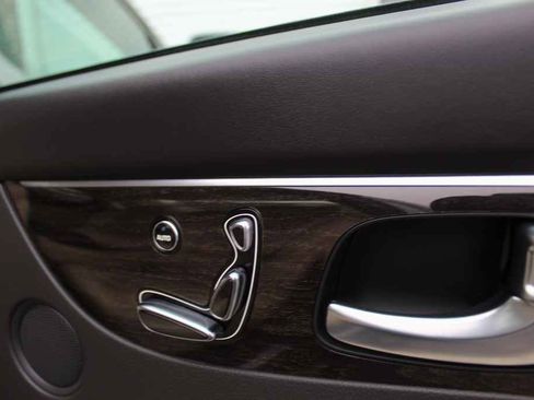 Used 2016 Hyundai Equus Signature image 29