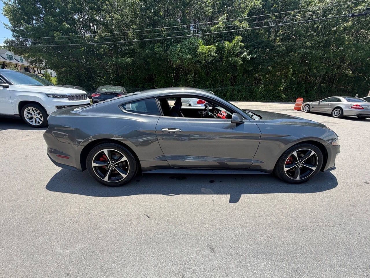 Used 2018 Ford Mustang Coupe RWD image 5