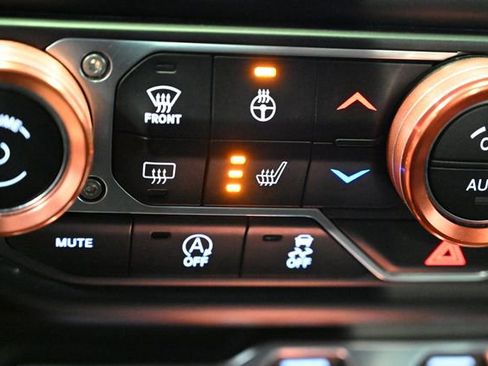 Used 2021 Jeep Gladiator Rubicon AWD/4WD image 46