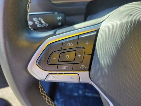 Used 2022 Volkswagen Tiguan SE image 29