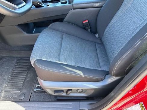 Used 2023 Nissan Rogue SV image 17