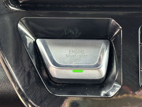 Used 2025 GMC Sierra 2500 AT4 image 15