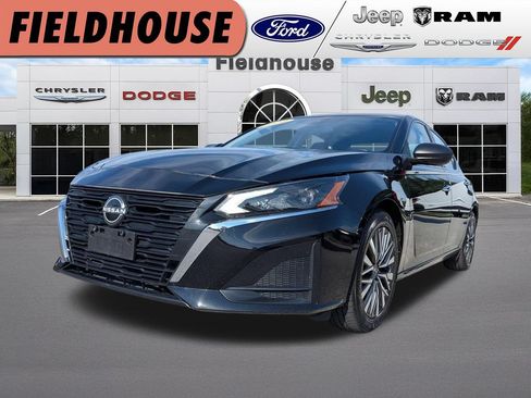 Used 2024 Nissan Altima 2.5 SV FWD image 1