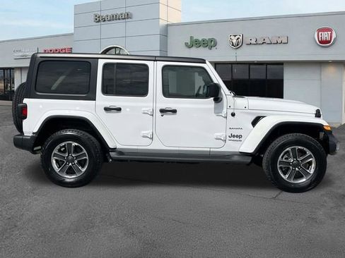 Used 2022 Jeep Wrangler Unlimited Sahara w/ Cold Weather Group AWD/4WD image 8