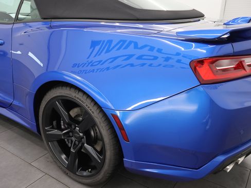 Used 2018 Chevrolet Camaro SS w/ LPO, Ground Effects Package RWD image 29